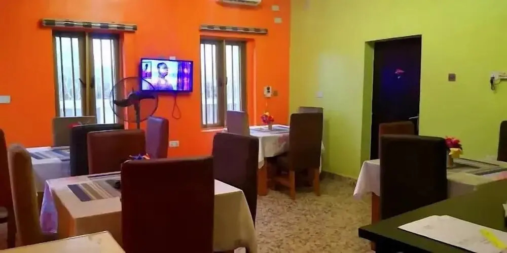 Side View Hotel