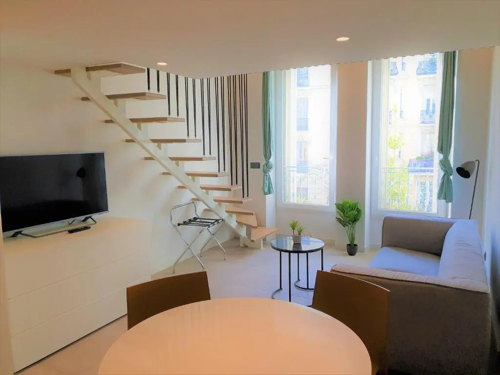Baie Des Anges Duplex 205