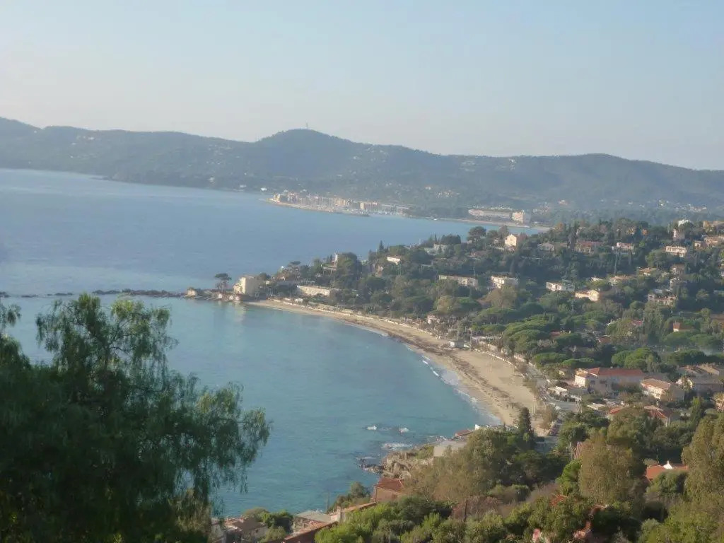 VILLA LE LAVANDOU ST CLAIR 500m de la mer