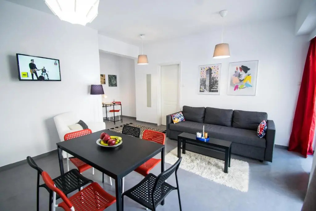 Destination Acropolis apt4