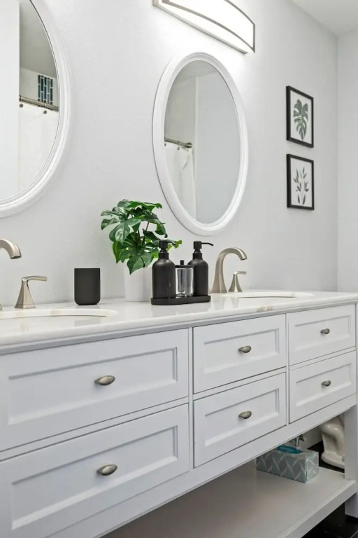 Stylish Townhome w Hot Tub 5 Min Walk to Beach