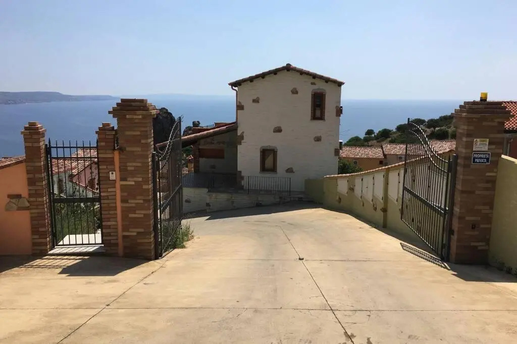 TINY HOUSE (con piscina e wi-fi)