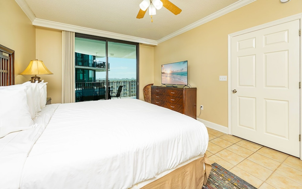 Lighthouse On The Bay 2509 3 Bedroom Condo