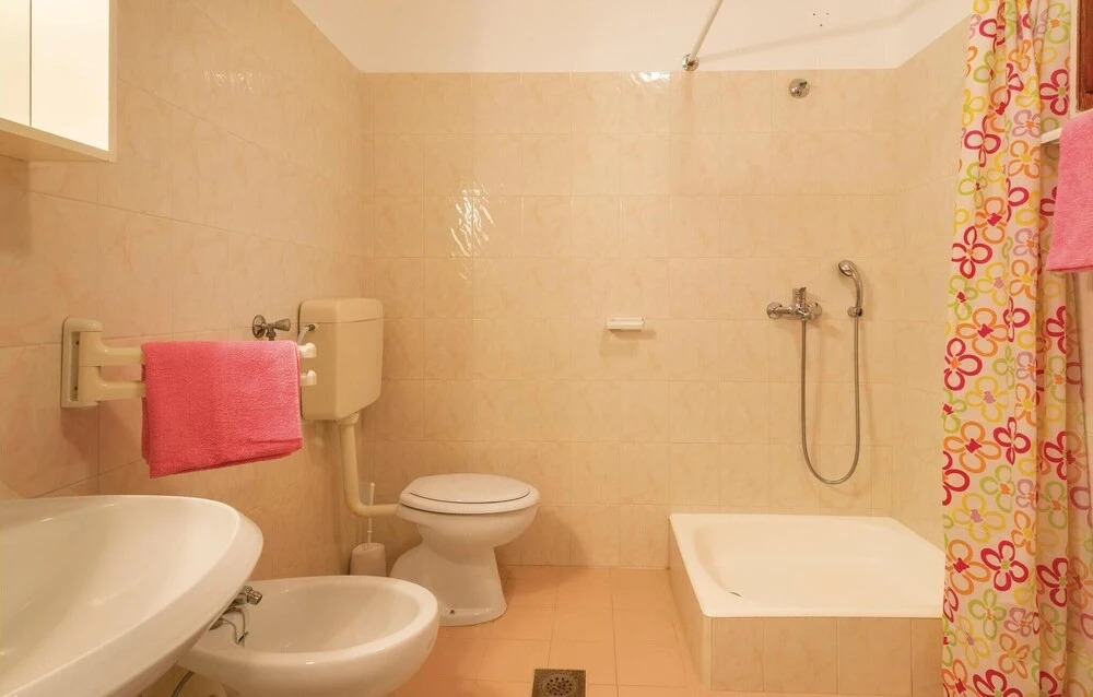 Awesome Home in Fazana With Wifi and 4 Bedrooms