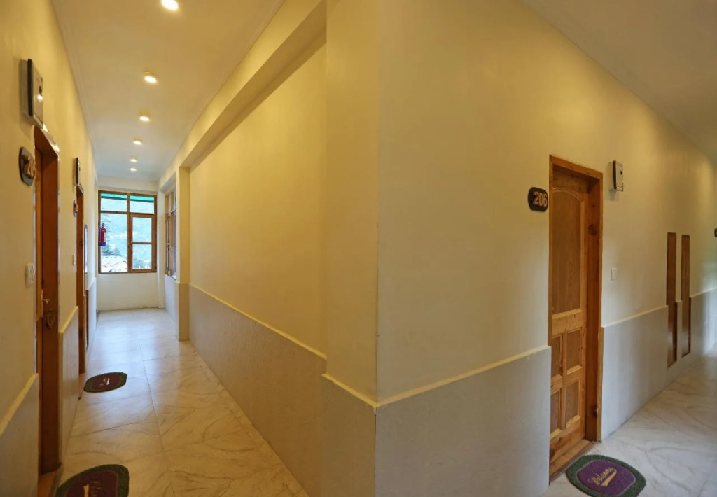 Sparsh Resort, A Boutique Stay - Just 2kms uphill from Mall Road, near Old Manali