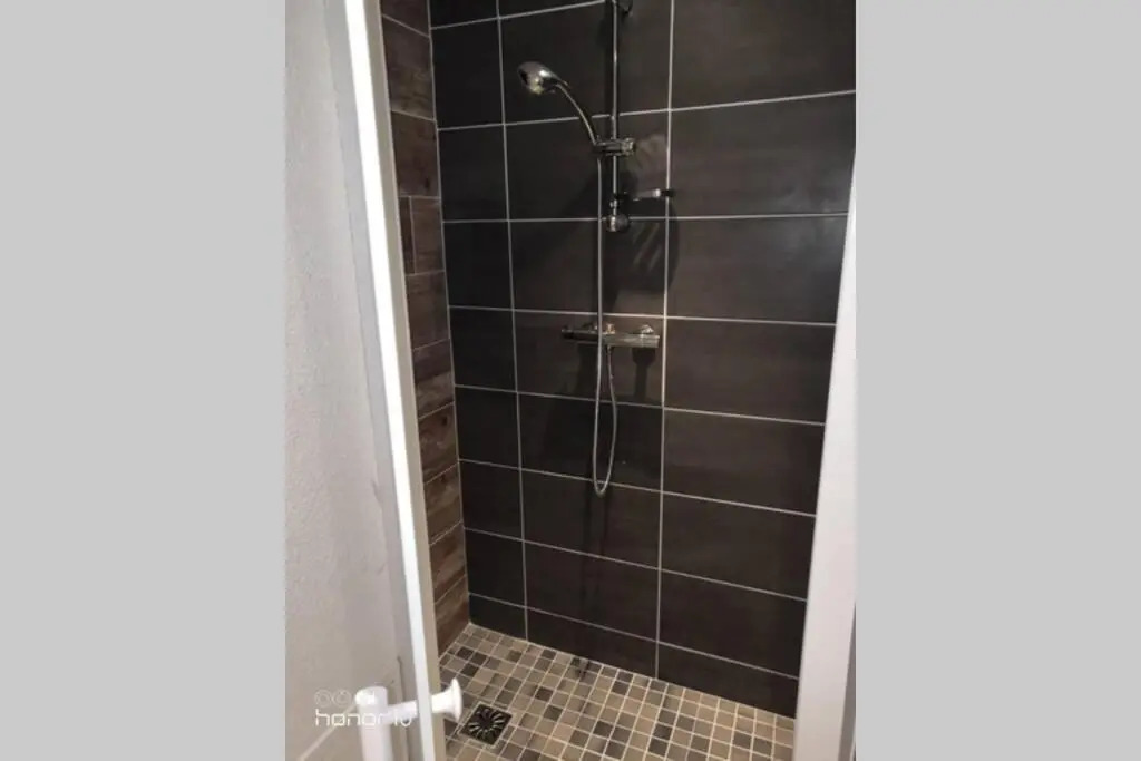 Appartement jardin a 100m de la plage et Thalasso