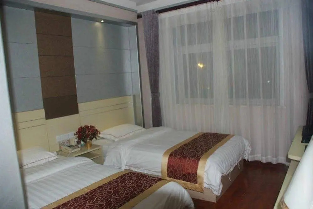Dengfeng Taiyuan Hotel