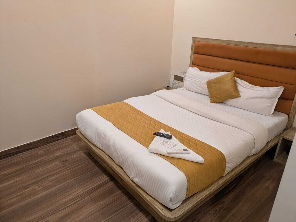 FabHotel Pride Suitz
