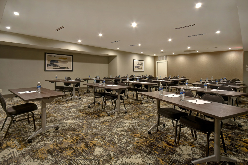 DoubleTree by Hilton St. Louis Airport, MO