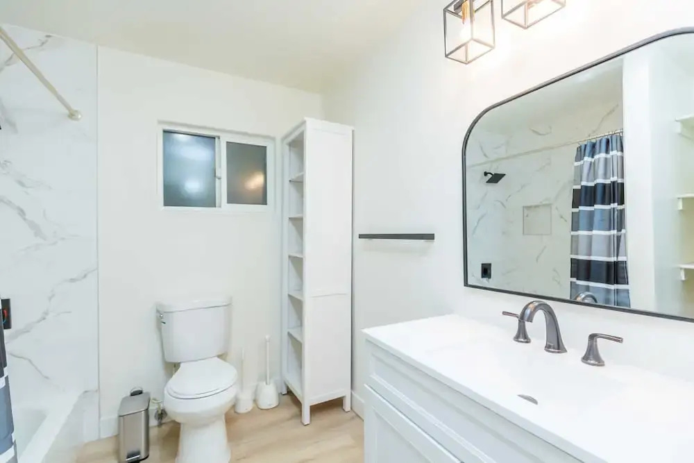 Elegant Pasadena Retreat Prime Comfort Awaits