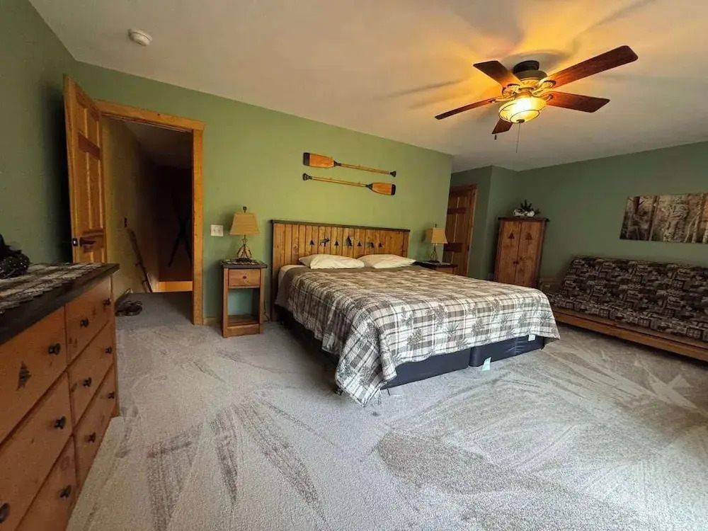 Minocqua Lake Condo B7- 2 Story Rustic Town Home