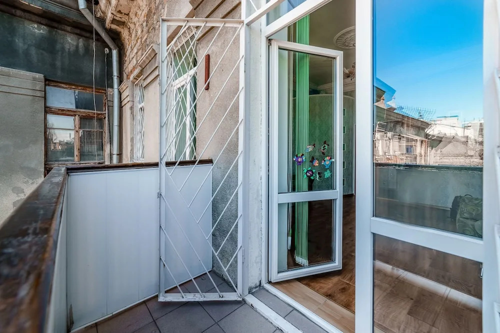LeonRooms Grecheskaya 26-28