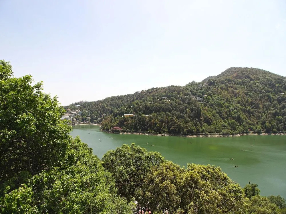 Treebo Kosmos Anamika, 1 Km From Nainital Lake