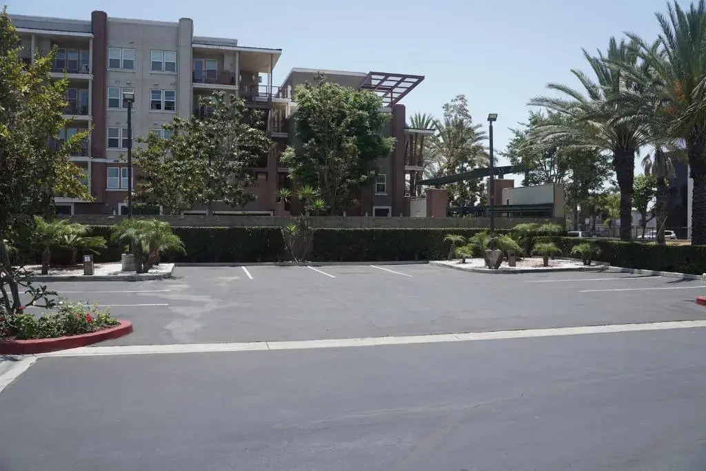 Harbor Inn & Suites