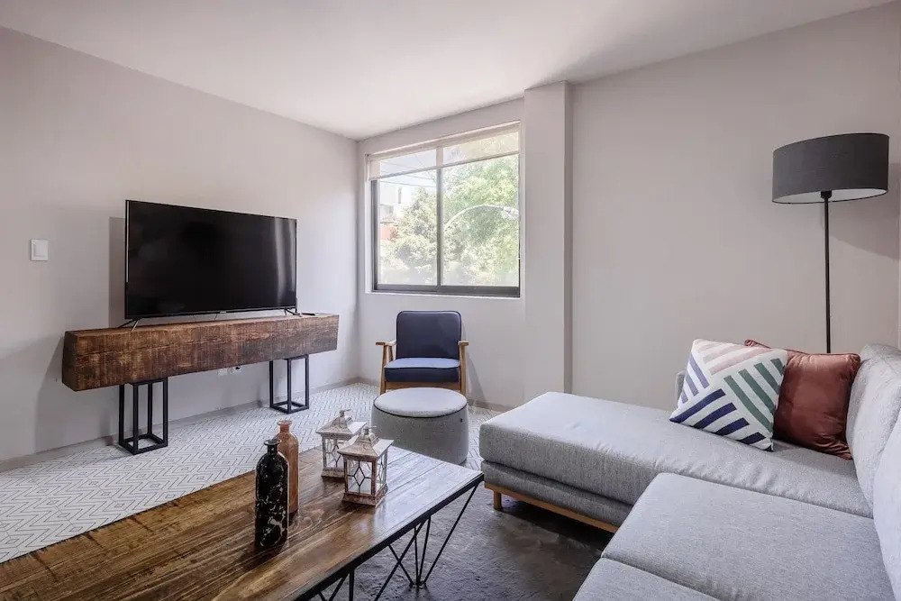 Urban Oasis in Roma - Wifi - Laundry - Sleeps 7
