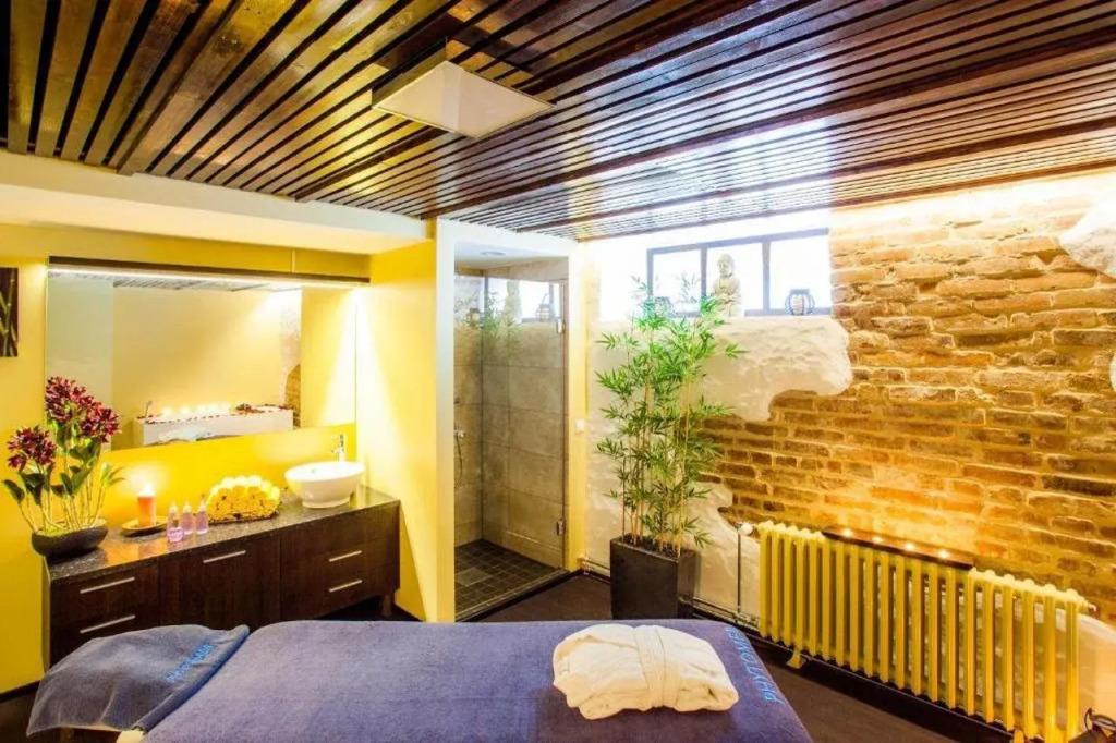 Kreutzwald Hotel Таллин