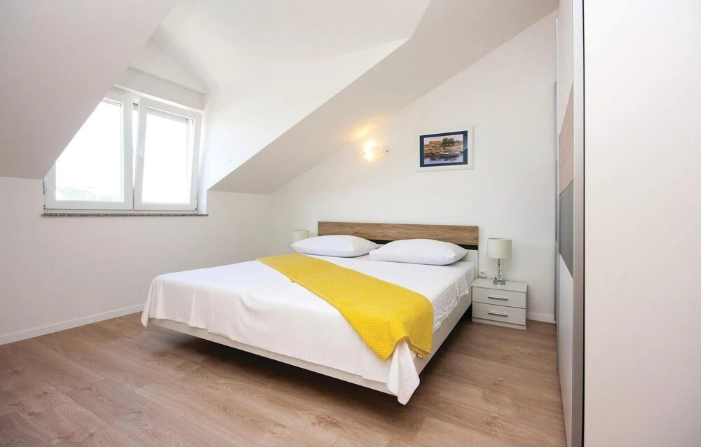 Awesome Home in Tribunj With Wifi and 3 Bedrooms