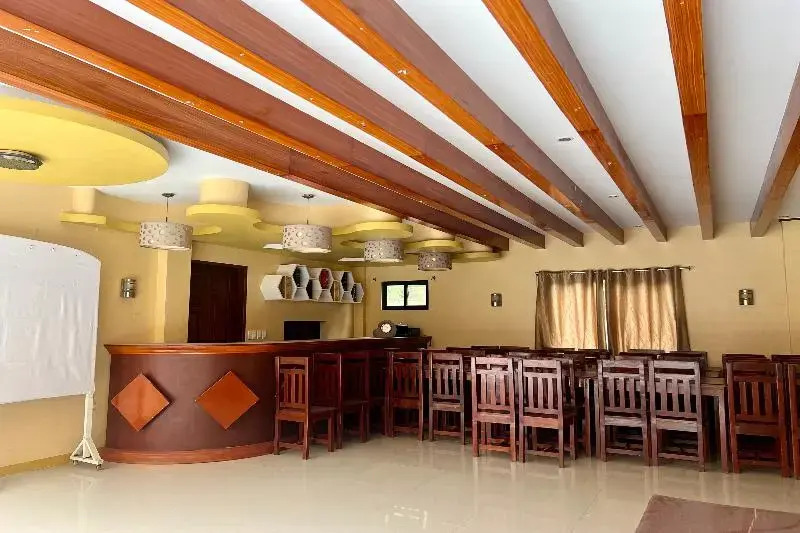 Dinahs Tourist Inn Puerto Princesa