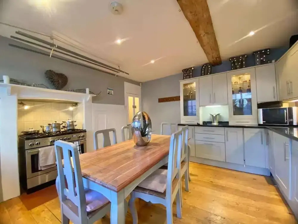 17th Century Coach House - Pet & Family Friendly