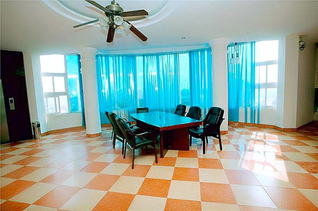 Van Giang Hotel