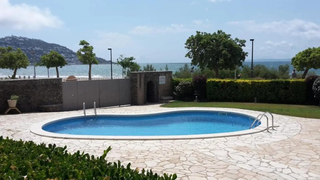 DAVANT MAR - Apartamento con terraza a pie de playa