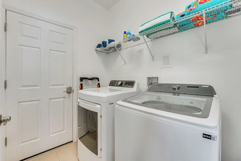10 Mi to Disney Lake view Haven w Pool Access