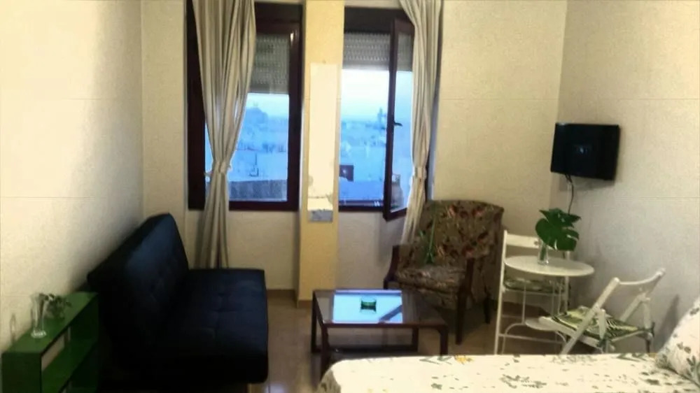Studio in Sevilla, With Wonderful City View, Balcony and Wifi - 97 km