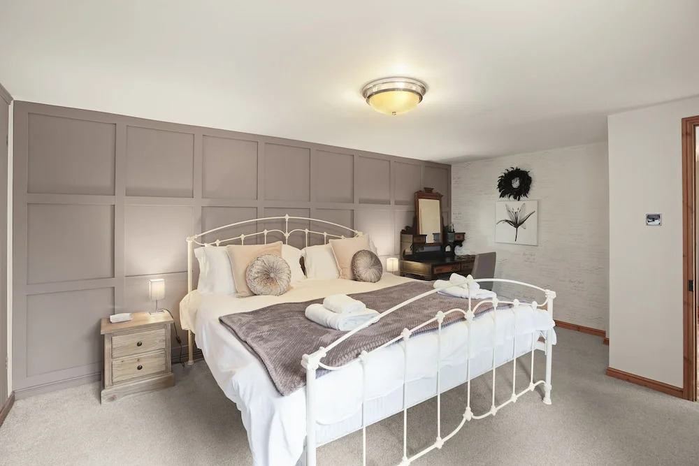 Chestnut Barn Runham 1880's Barn Conversion