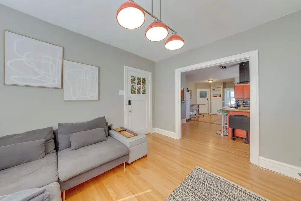 Inviting St Louis Apartment - Great Location!