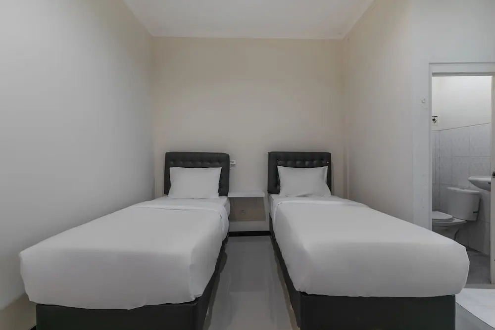 Griya Loka Syariah by OYO Rooms