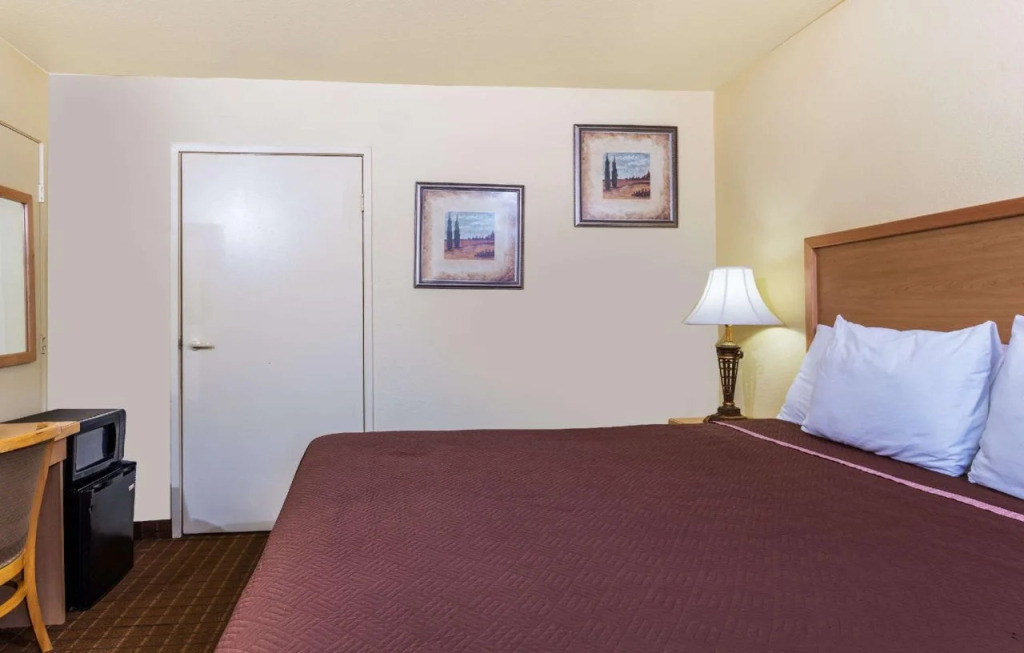 Motel 6 Riviera Beach FL