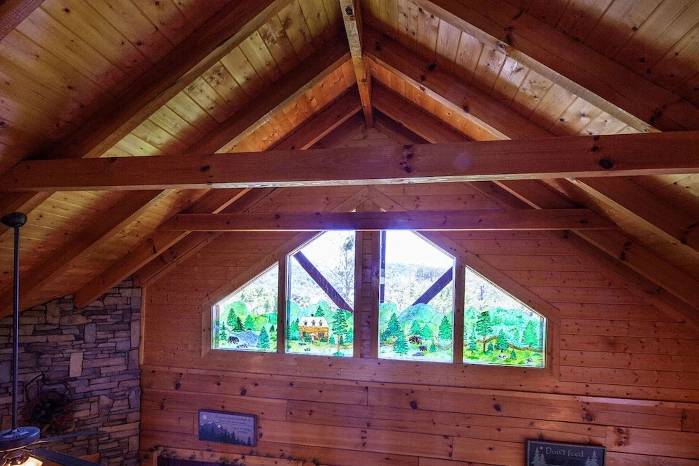 Simply The Best by Heritage Cabin Rentals