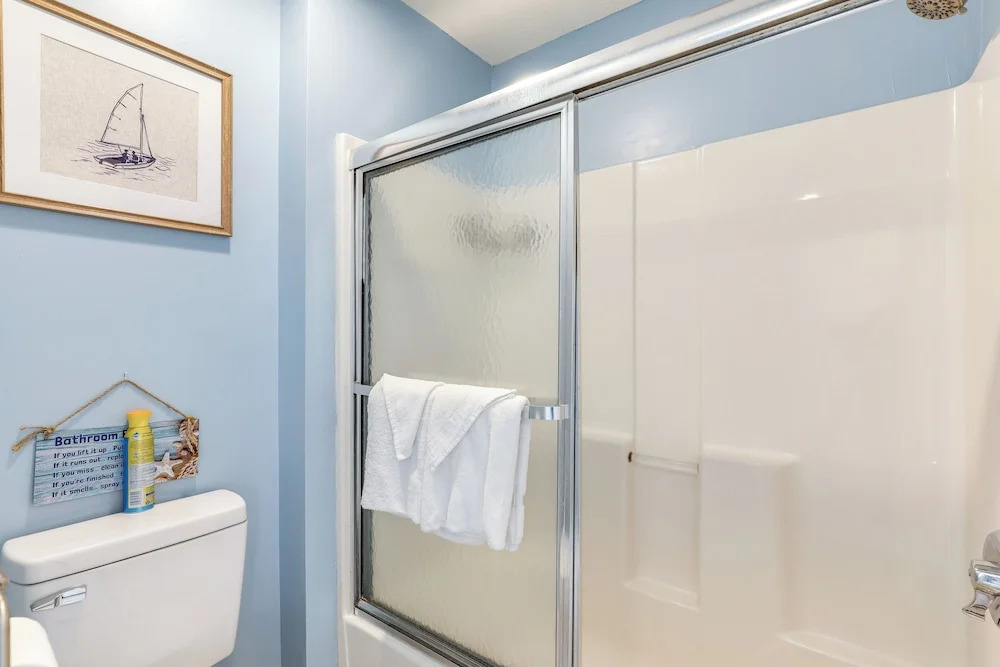 Community Pool & Tennis Court: Myrtle Beach Condo