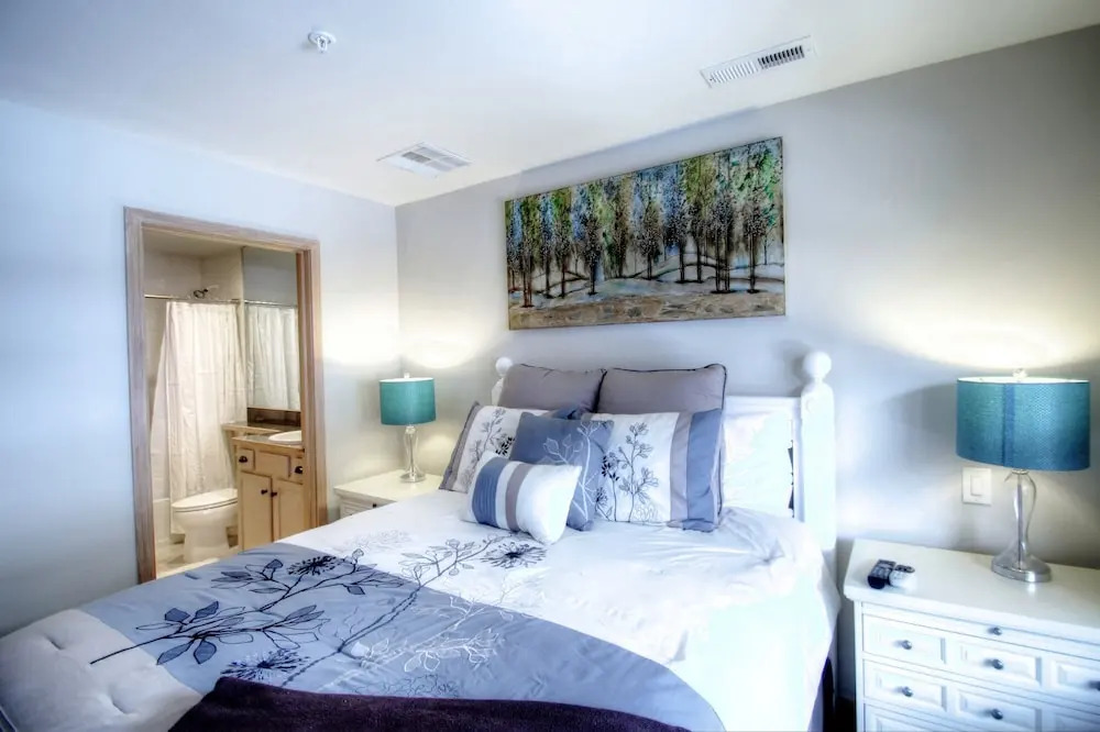 Canyon Run Townhomes F102 3 Bedroom Townhouse by RedAwning