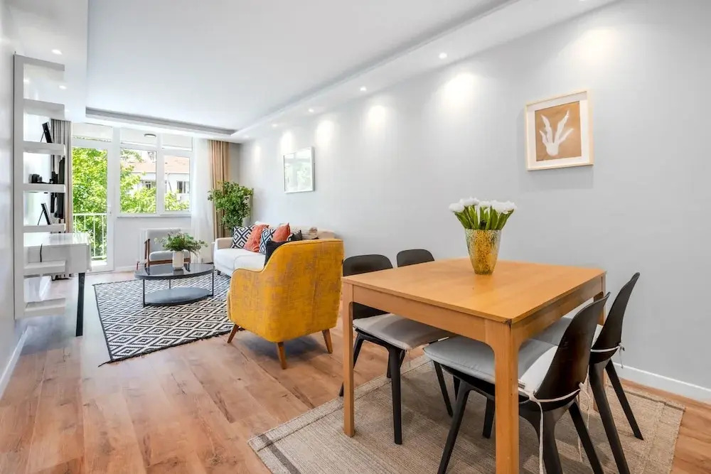 House w Garden 10 min to City s in Beyoglu