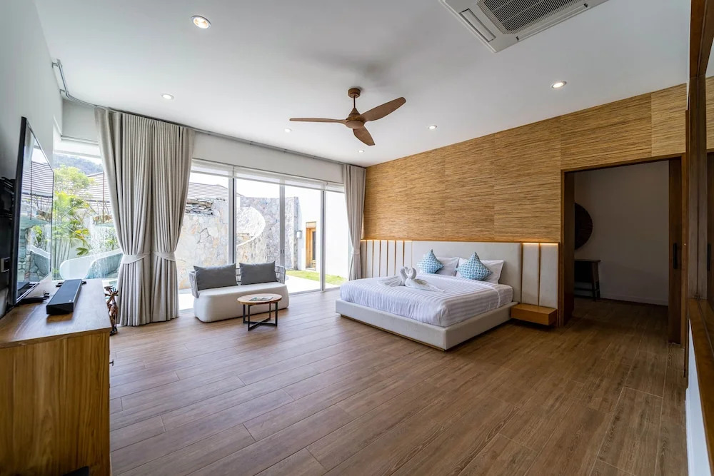 Luxury 7 Bedroom Pool Villa - WL67