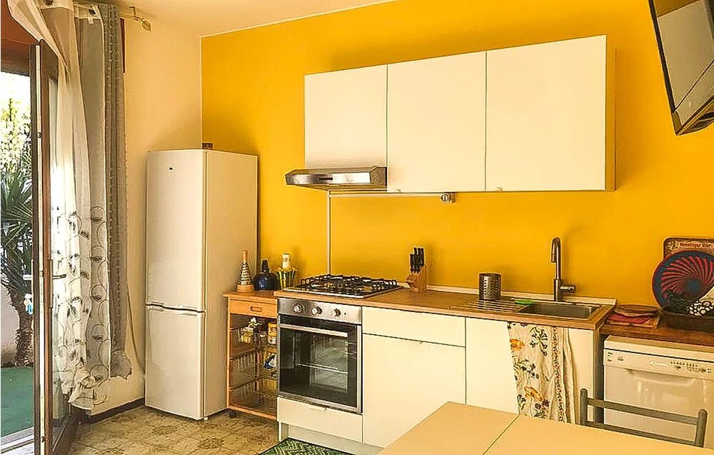 Stunning Home in Roseto Degli Abruzzi With Wifi and 2 Bedrooms