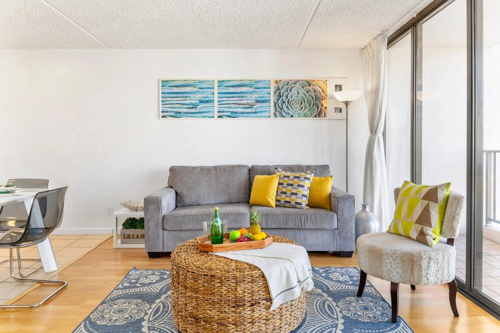 17th Floor Condo with Ocean Views, Parking, WiFi - Close to Beach