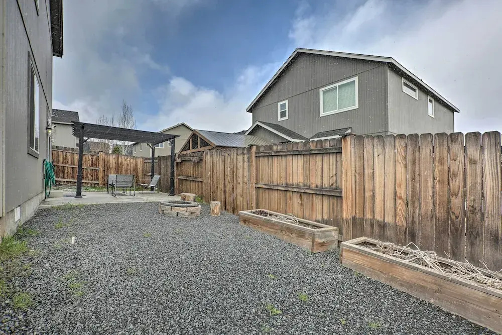 Chic Bend Home w/ Deck < 3 Mi to Downtown!