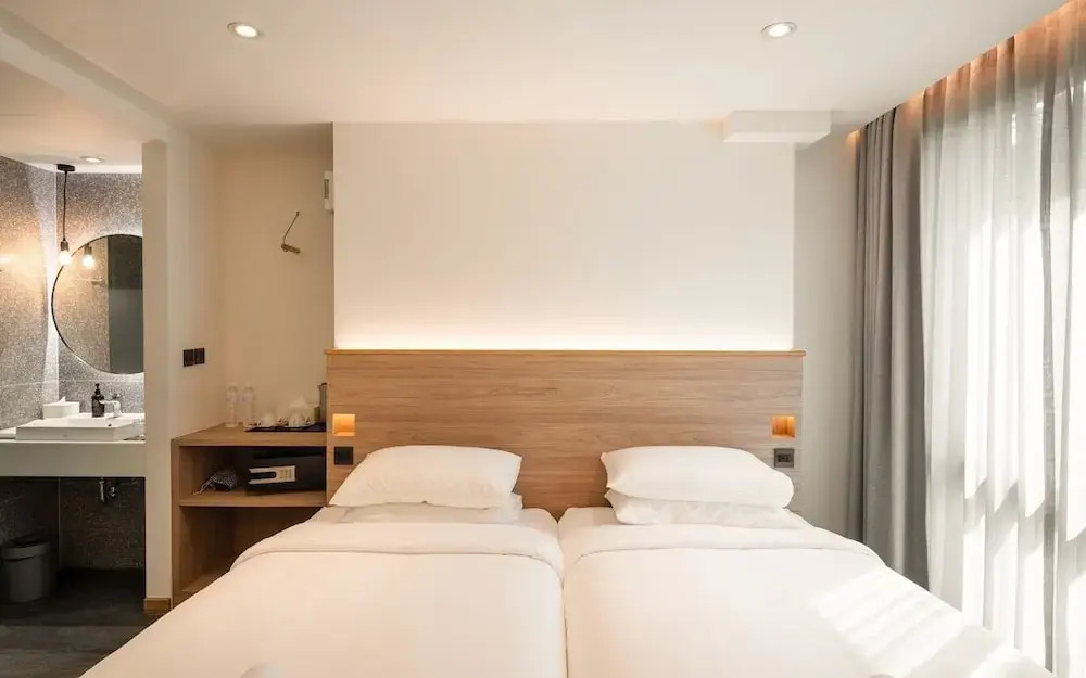 ZEN MASTER HOTEL