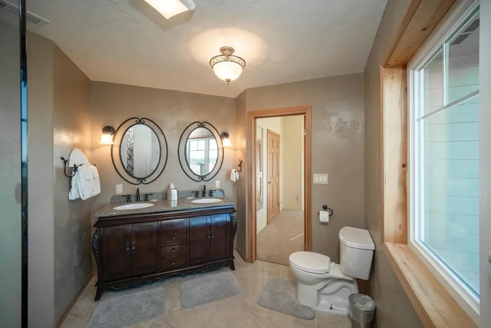 Stunning Bay and Ocean Views with Soaking Tub - Serene Coastal Escape