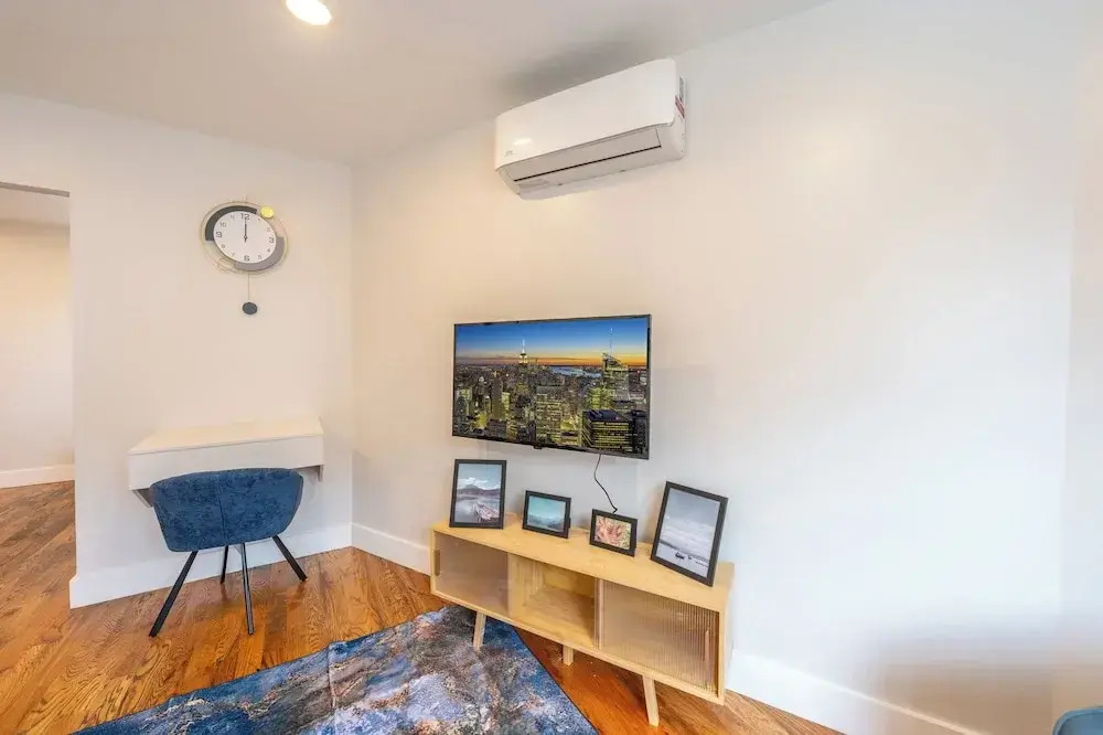 Modern 2BR North Ironbound Apartment