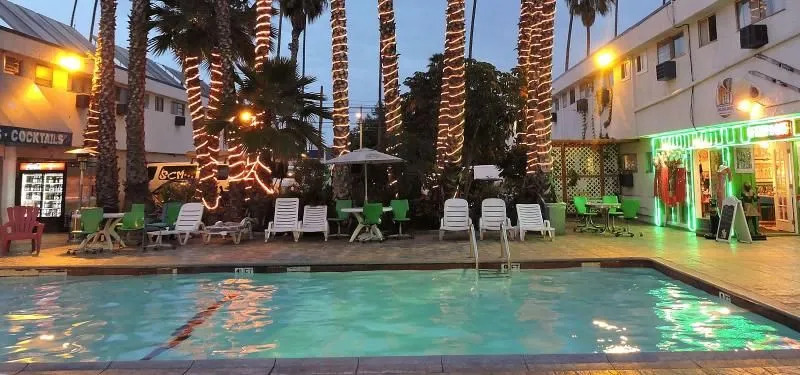 Crown Airport Hotel
