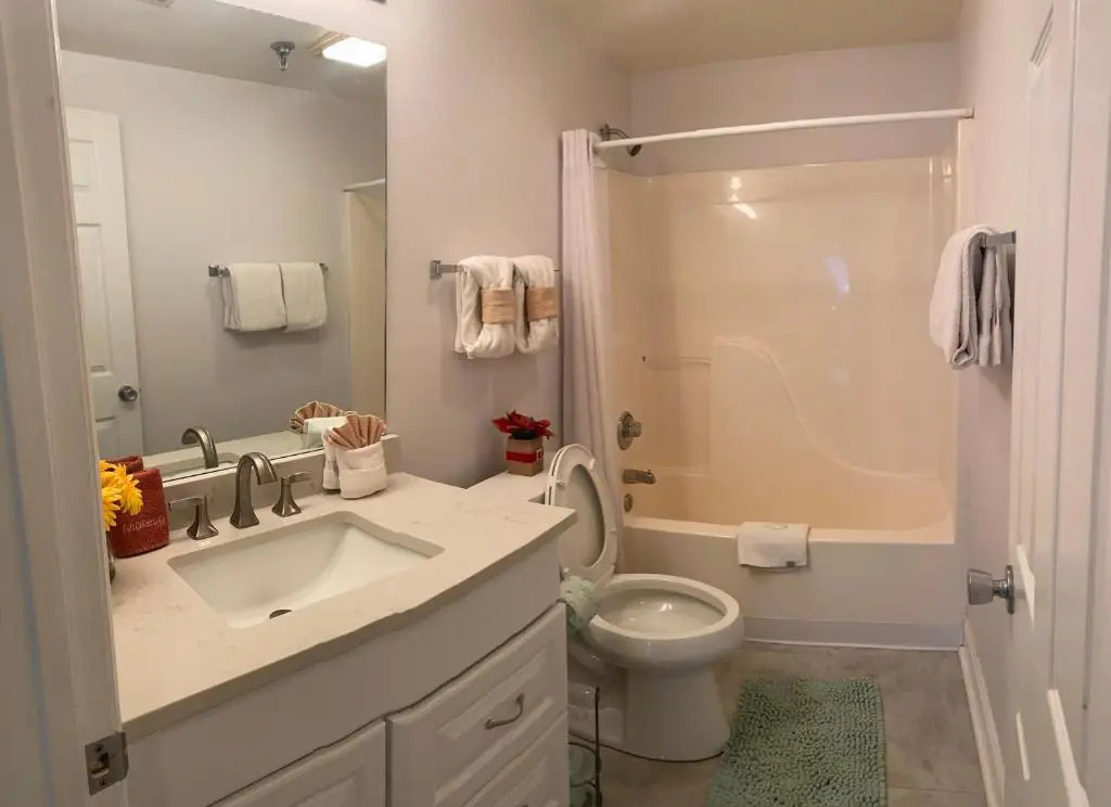 River Place Condos 711 3BD