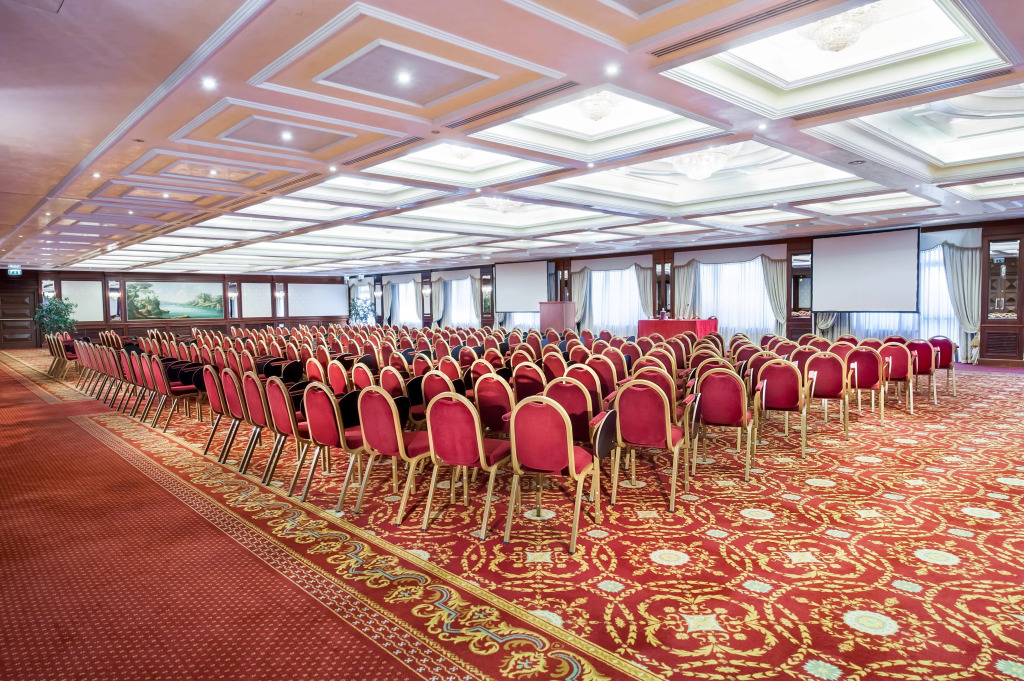 Отель Royal Hotel Carlton