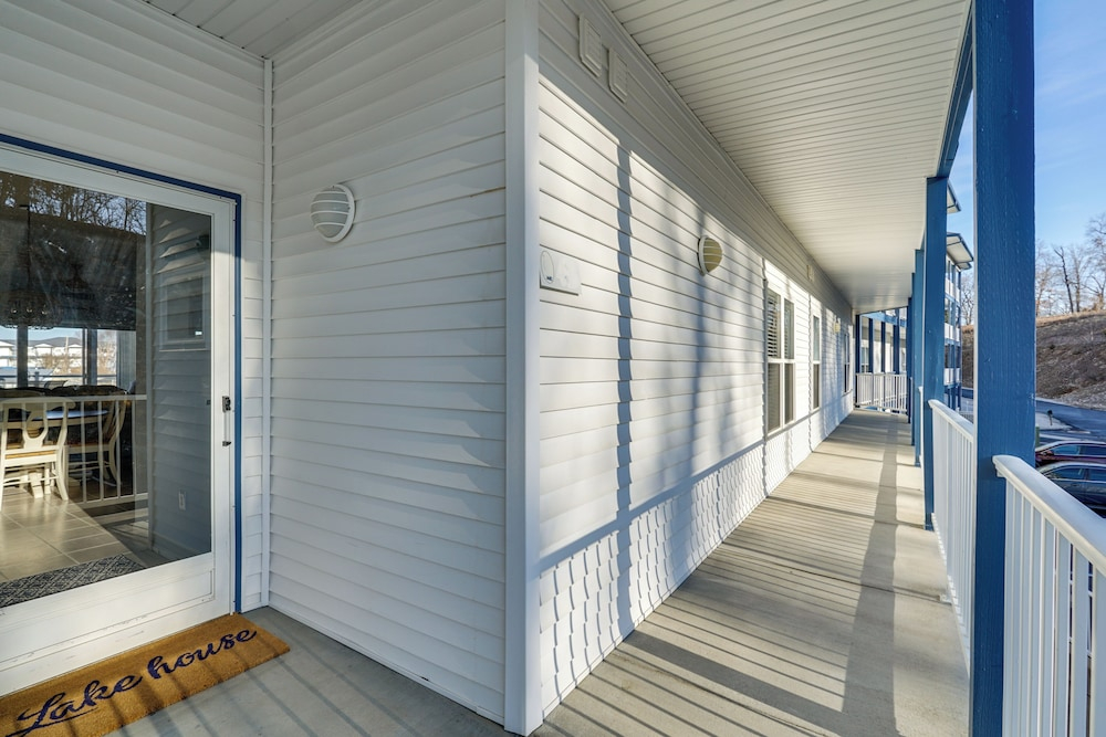 Lake Ozark Condo w/ Water Views & Pool Access!