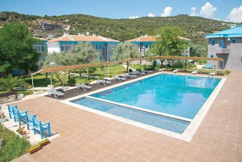 Blue Park Assos