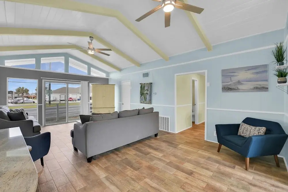 Coastline Views! Jamaica Beach Home w/ Foosball