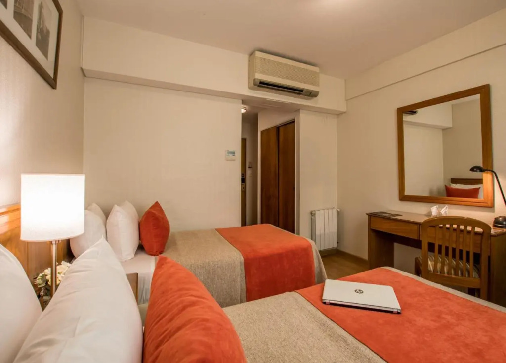 Hotel Solans Carlton