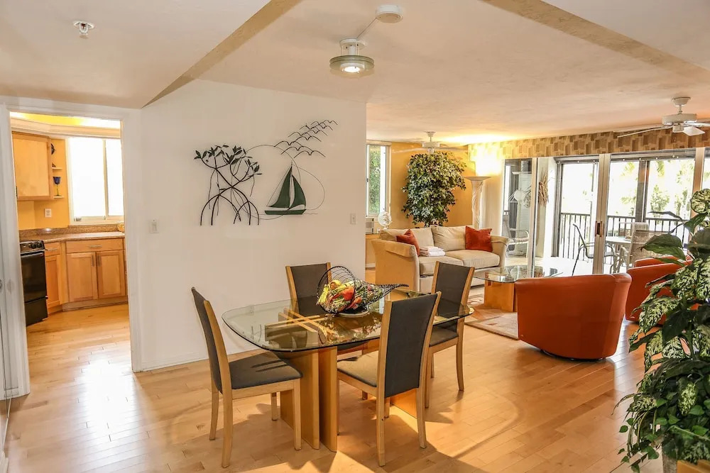 Ocean Harbor 102A